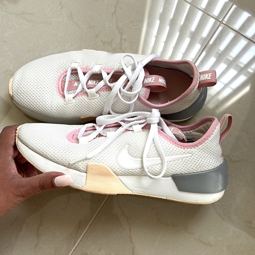 Womens Nike sneakers